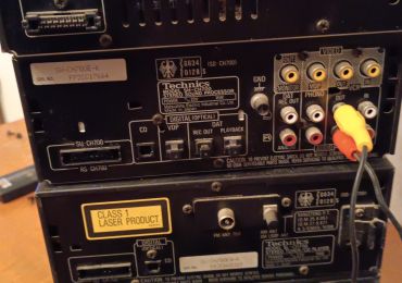 Coppia lettori Technics (unità ottiche vintage) - pannelli posteriori visibili